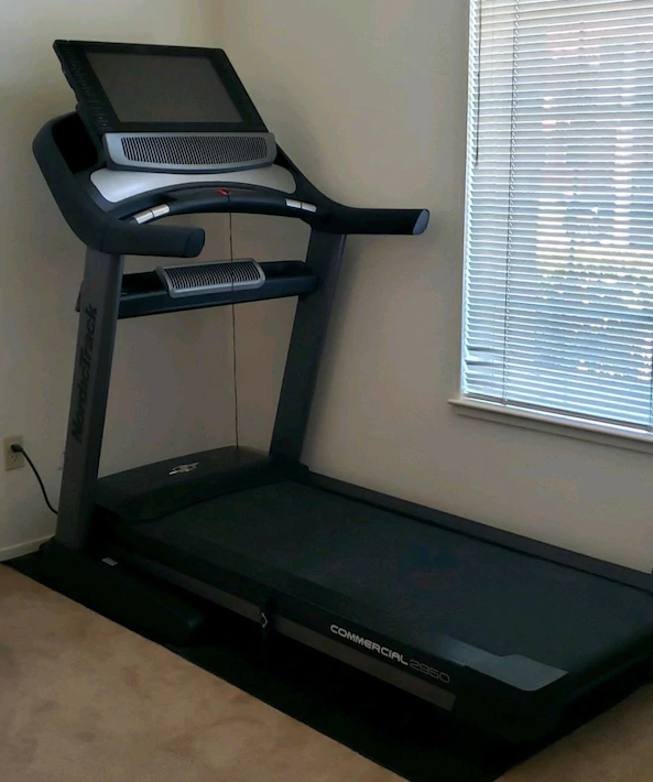 Best Commercial Professional Treadmill – NordicTrack Commercial 2950