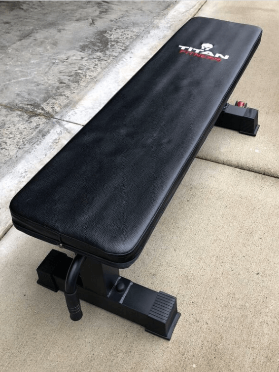 the strongest entry on our best flat weight benches for apartments list the Fitness Flat Weight Bench from TITAN