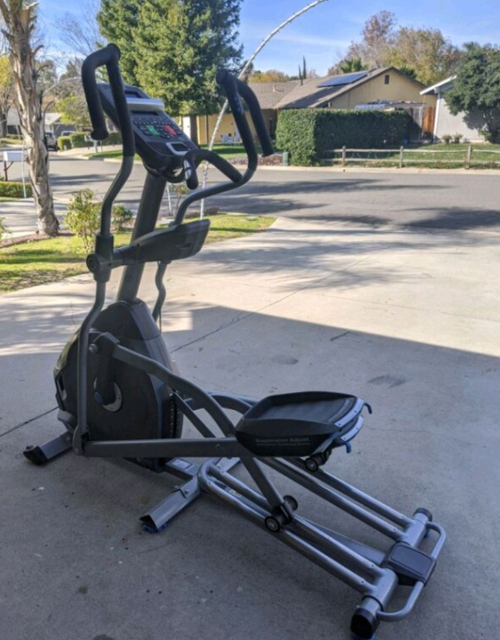 The best option for tall users who are over 275 lbs is the E618 Elliptical from Nautilus