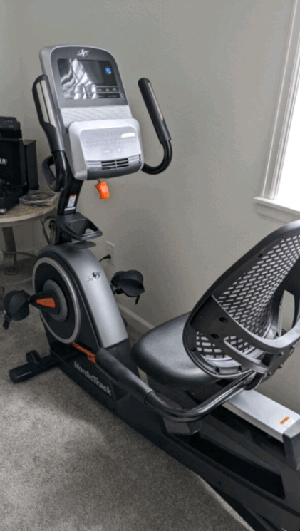 The NTEX76016 Commercial Vr21 from NordicTrack is an excellent Recumbent Exercise bike that comes with a Large and extremely functional 5” backlit screen