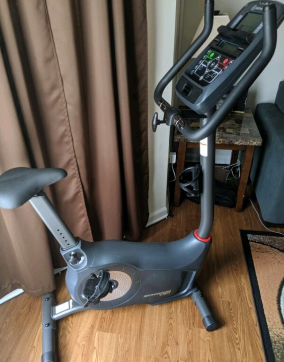 The 130 Upright Bike from Schwinn comes with a dual LCD screen allows you to keep a track of 13 important workout metrics