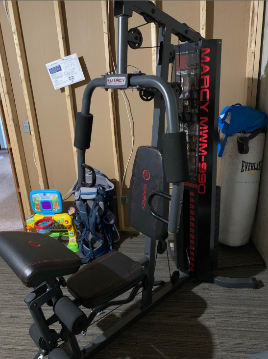 Here is a close look at this Marcy home gym MWM 988 Vs 990 bout to give you an idea of what each home gym is made of - 2
